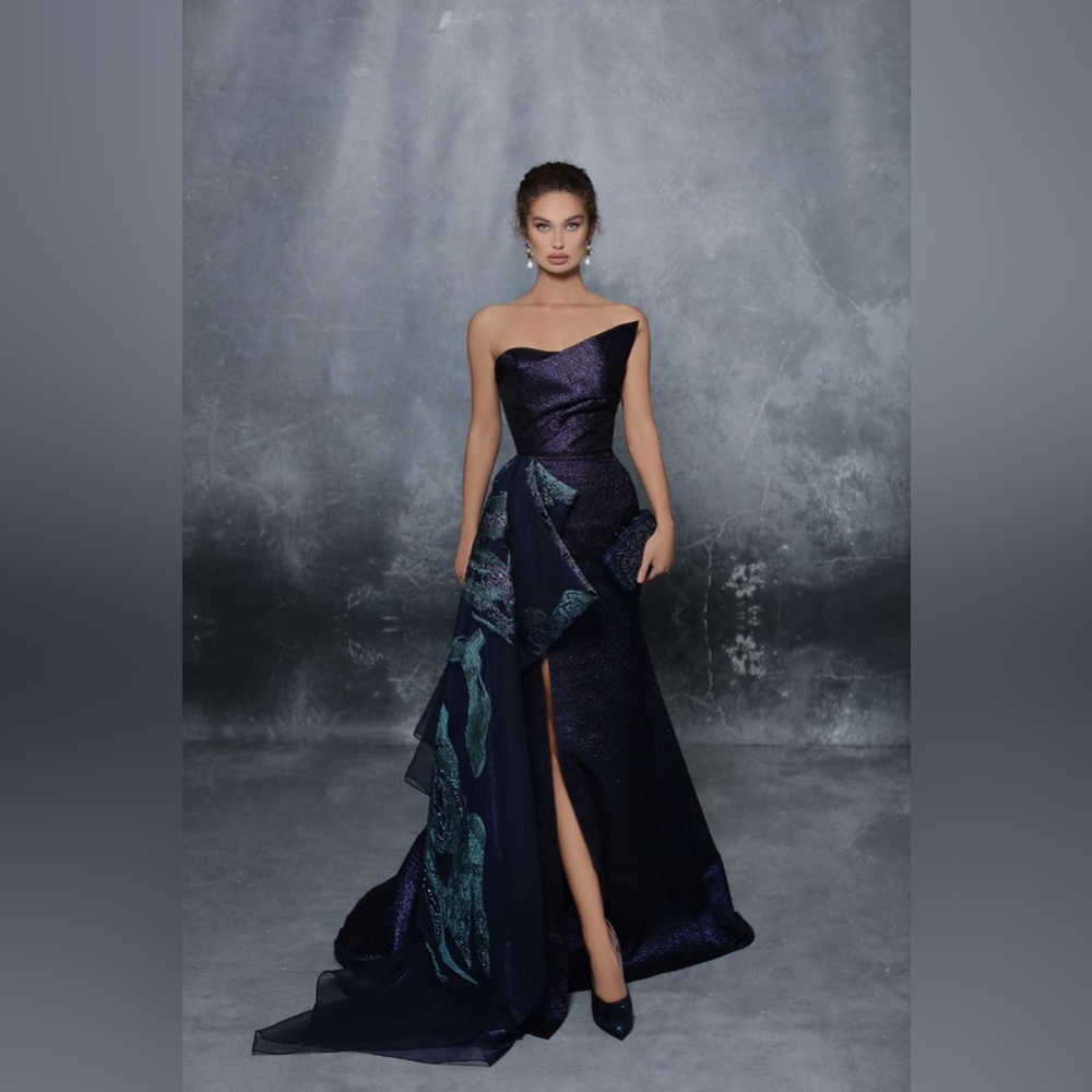 Tarik Ediz Navy Gown Size 10